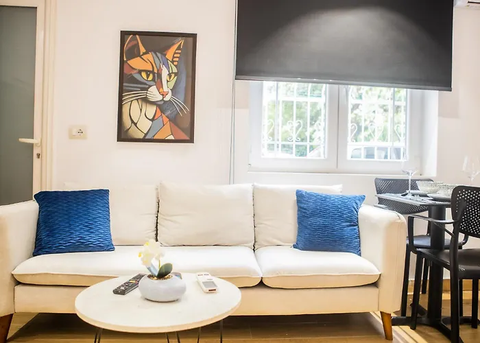 Matisse No17 - Center * טיראנה